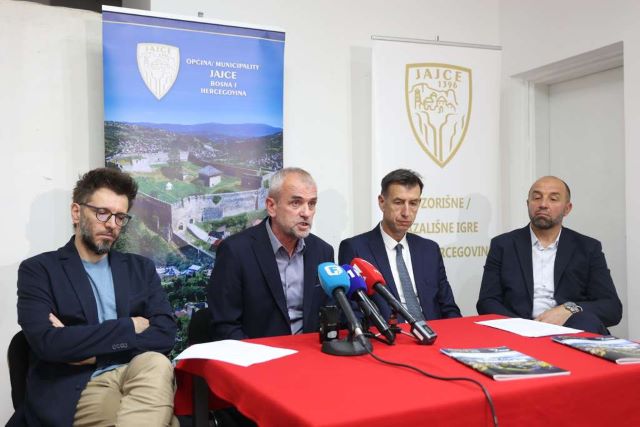 press 45 pozorišne