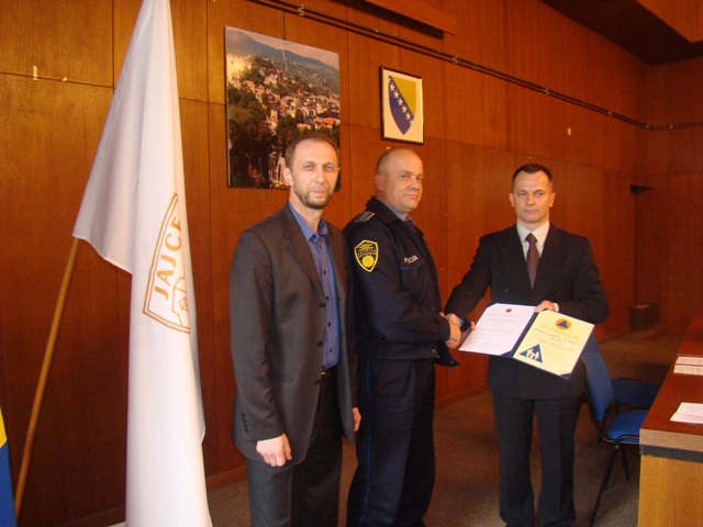 Pismena pohvala Policijskoj stanici Jajce