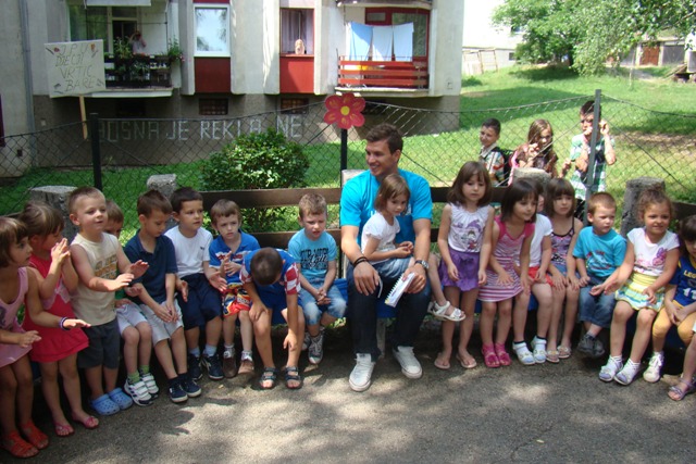 Edin Džeko u Dječijem vrtiću Bare